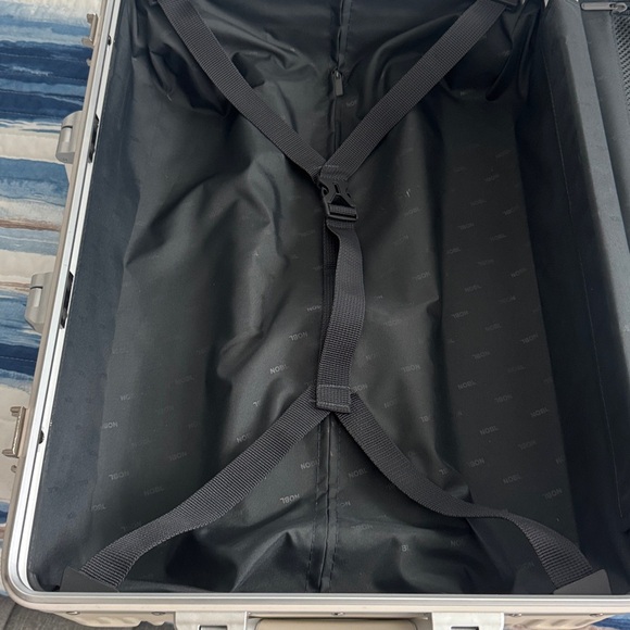 Noble Carry on Luggage - Picture 9 of 9